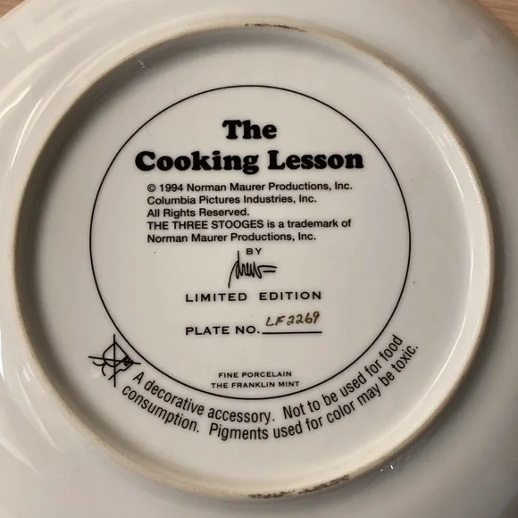 Three Stooges “The Cooking Lesson” limited edition collector plate. - Picture 3 of 3
